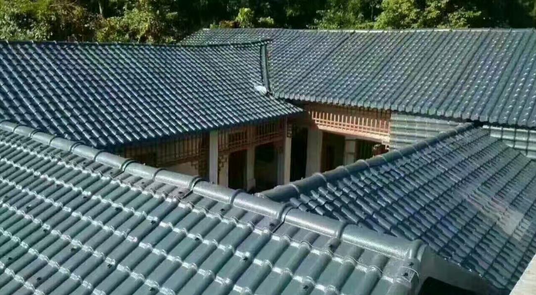 樹脂瓦成為了鄉下蓋房子不可或缺的一份子，當然是它本來就很好