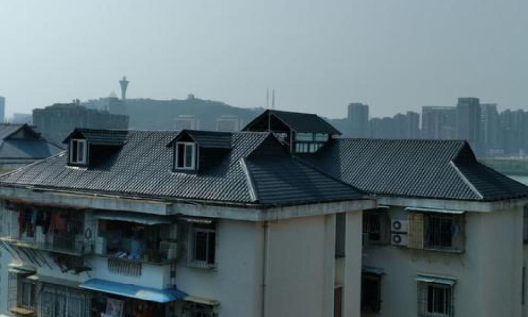 為了能夠讓**的樹脂瓦在市場上穩固，甘肅草莓视频二维码下载入口建材在不懈的努力中
